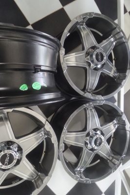 20x9 ET+18 สภาพสวย ไร้รอย ใช้งานมาน้อยมาก 4วง ขาย15000บาท รับประกันความงาม 081-7570077 20x9 ET+18 สภาพสวย ไร้รอย ใช้งานมาน้อยมาก 4วง ขาย15000บาท รับประกันความงาม 081-7570077