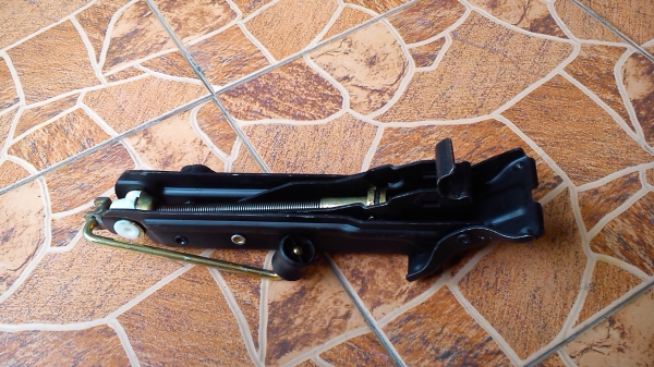 แม่แรงยกรถ VOLVO V40 แม่แรงยกรถ VOLVO V40