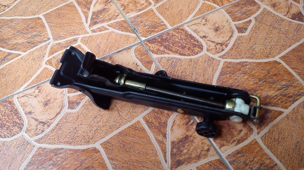 แม่แรงยกรถ VOLVO V40 แม่แรงยกรถ VOLVO V40