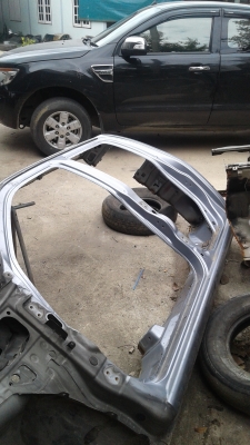 วงกบ 4 ประตู มีทั้ง ซ้าย+ขวา ดีแม็ก ปี 08