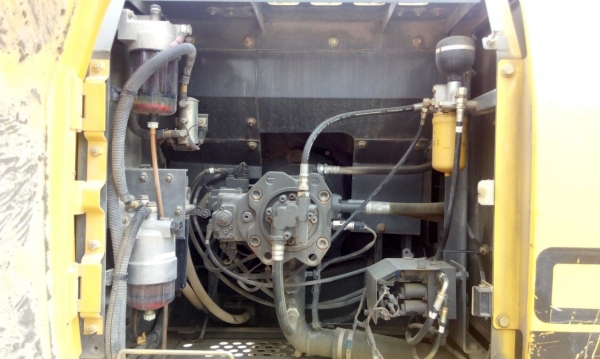 รถขุด SUMITOMO SH200-5 รถนำเข้า100\%ไม่เคยใช้งานในไทย