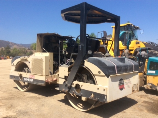 รถบดสั่นสะเทือน Ingersoll-Rand DD90HF