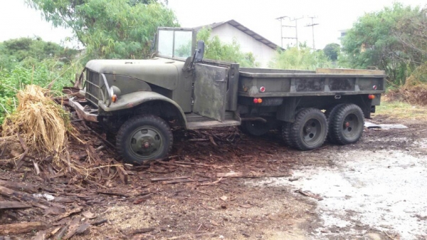 รถ ทหาร 3เพลา มีสโล