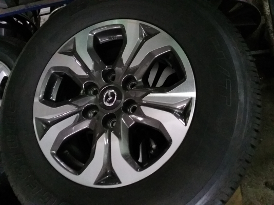 แม็กมาสด้าพร้อมยาง265/65/17สวย