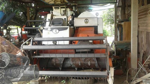 ขายรถเกี่ยว คูโบต้า DC  60 PLUS  นิ้วสปริง  ปี 54  รุ่นหายากมากครับ  รถสวย  ด่วยนะครับ  ใครที่มองหาและกำลังตัดสินใจ คันนี้ด่วนครับ