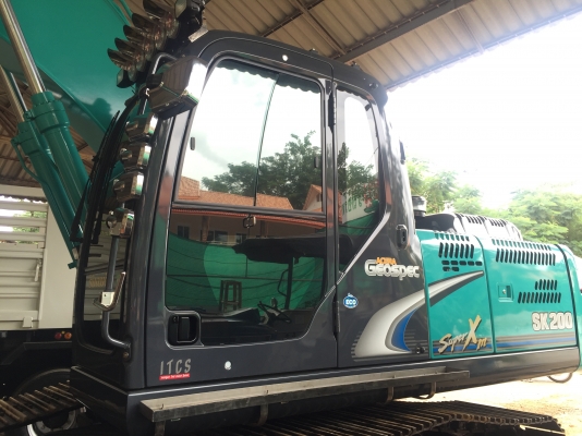 ขายรถแบ็คโฮ KOBELCO SUPER Xm SK200 ทำงานน้อย ขายรถแบ็คโฮ KOBELCO SUPER Xm SK200 ทำงานน้อย