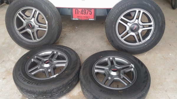 ขายยางถอดจากรถป้ายแดงคับ  ขอบ16  6 รู