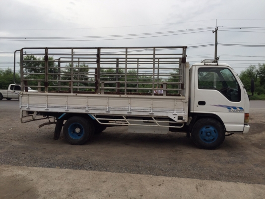 ขาย6ล้อISUZU NKR120แรงฝาขาว หัวการ์ตูน ป้ายเล็กไม่ติดเวลา