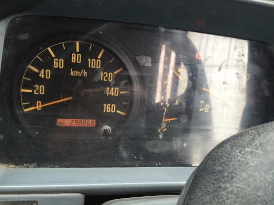 ขาย6ล้อISUZU NKR120แรงฝาขาว หัวการ์ตูน ป้ายเล็กไม่ติดเวลา