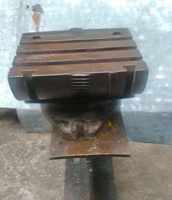 โต๊ะเอียงองศา พร้อมฐานหมุน โต๊ะเอียงองศา พร้อมฐานหมุน