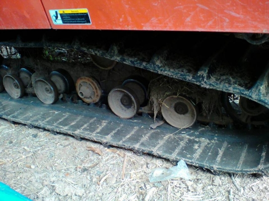 ขายรถเกี่ยวข้าว KUBOTA DC95GM PLUS ปี56 ใช้งานน้อย รถสวยสภาพดี เอกสารพร้อมโอน ราคา670,000 สนใจโทร 090-8588220คุณนะ 093-3258446คุณบิว หรือเข้าดูสินค้าอื่นๆได้ที่ www.narong2truck.com หรือ www.truck.in.th/498 หรือเพจFacebook ณรงค์ ซื้อขายรถมือสอง (เว็บไซต์ส