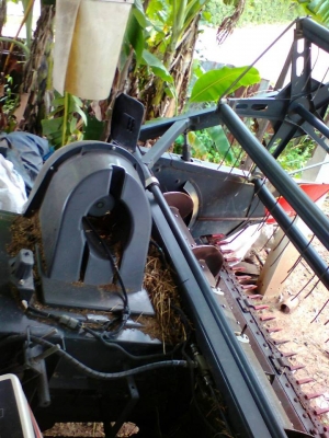 ขายรถเกี่ยวข้าว KUBOTA DC95GM PLUS ปี56 ใช้งานน้อย รถสวยสภาพดี เอกสารพร้อมโอน ราคา670,000 สนใจโทร 090-8588220คุณนะ 093-3258446คุณบิว หรือเข้าดูสินค้าอื่นๆได้ที่ www.narong2truck.com หรือ www.truck.in.th/498 หรือเพจFacebook ณรงค์ ซื้อขายรถมือสอง (เว็บไซต์ส