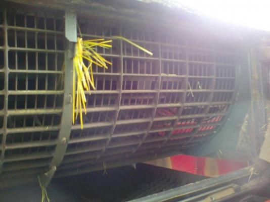 ขายรถเกี่ยวข้าว KUBOTA DC95GM PLUS ปี56 ใช้งานน้อย รถสวยสภาพดี เอกสารพร้อมโอน ราคา670,000 สนใจโทร 090-8588220คุณนะ 093-3258446คุณบิว หรือเข้าดูสินค้าอื่นๆได้ที่ www.narong2truck.com หรือ www.truck.in.th/498 หรือเพจFacebook ณรงค์ ซื้อขายรถมือสอง (เว็บไซต์ส