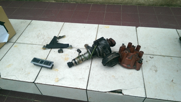 ขายจานจ่าย Benz เครื่องtwin 2,800cc w12