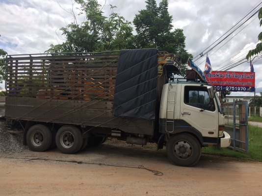 รถตัก TOYOTA SD12  ตัก 1 คิวพร้อมใช้ครับ ราคาถูกครับลดครับ   95,000 บาทเท่านั้นครับ