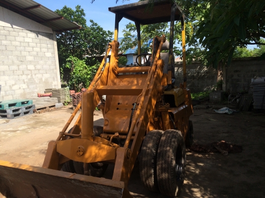 รถตัก TOYOTA SD12  ตัก 1 คิวพร้อมใช้ครับ ราคาถูกครับลดครับ   95,000 บาทเท่านั้นครับ