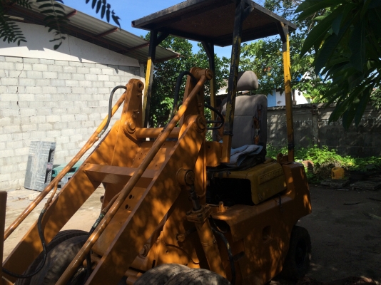 รถตัก TOYOTA SD12  ตัก 1 คิวพร้อมใช้ครับ ราคาถูกครับลดครับ   95,000 บาทเท่านั้นครับ