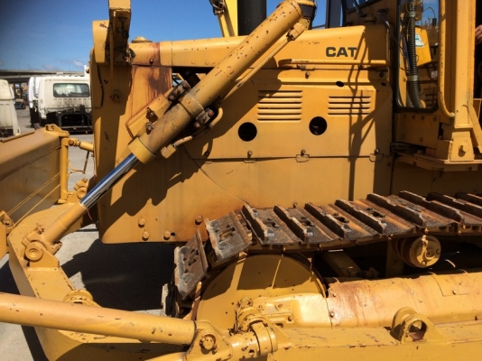 CAT D5B SN: 47X0323 ใช้งาน 5168 ชม. นำเข้าจากญี่ปุ่น ไม่เคยใช้งานในไทย ถึงไทยแล้วครับ