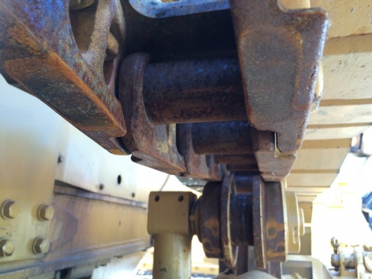 CAT D5B SN: 47X0323 ใช้งาน 5168 ชม. นำเข้าจากญี่ปุ่น ไม่เคยใช้งานในไทย ถึงไทยแล้วครับ