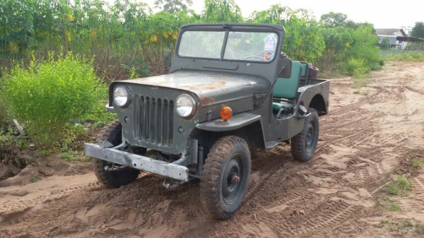 รถ จิ๊ป ทหาร ขับเครื่อง 4ล้อ