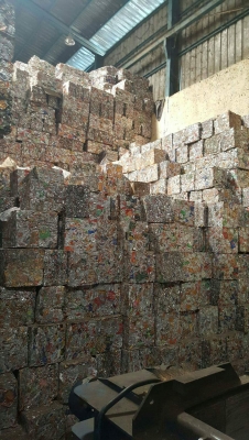 ขายเครื่องก้อนพลาสติกและอลูมิเนียม