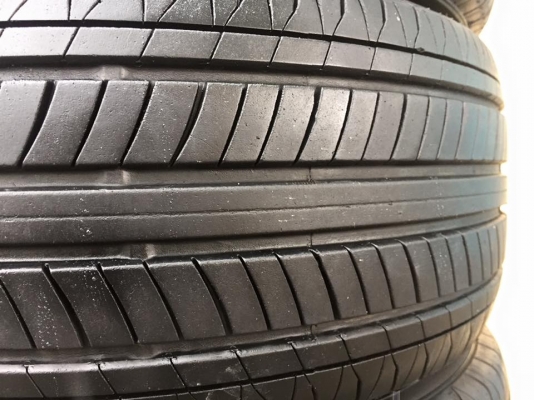 ขายยาง FALKEN ZE522 195-50-15 ปี13 ดอกหนาจัด ไม่มีตำหนิ ไม่กินข้าง ชุดละ 3,800 บาท