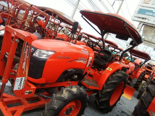 รถคููโบต้า รุ่น L3608SP รถคููโบต้า รุ่น L3608SP