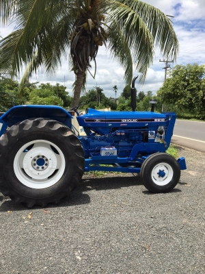 ขายด่วนรถไถฟอร์ด6600 พร้อมใช้ พร้อมโอน เครื่องมือครบ