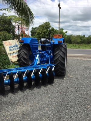 ขายด่วนรถไถฟอร์ด6600 พร้อมใช้ พร้อมโอน เครื่องมือครบ