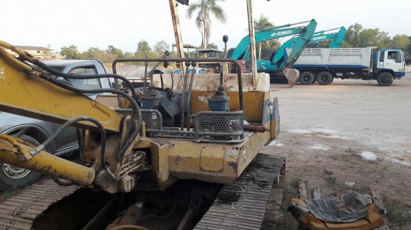 ขายตามสภาพ komatsu pc40-6 ราคา180,000 อุปกรณ์ครบ