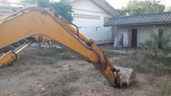 ขายตามสภาพ komatsu pc40-6 ราคา180,000 อุปกรณ์ครบ ขายตามสภาพ komatsu pc40-6 ราคา180,000 อุปกรณ์ครบ