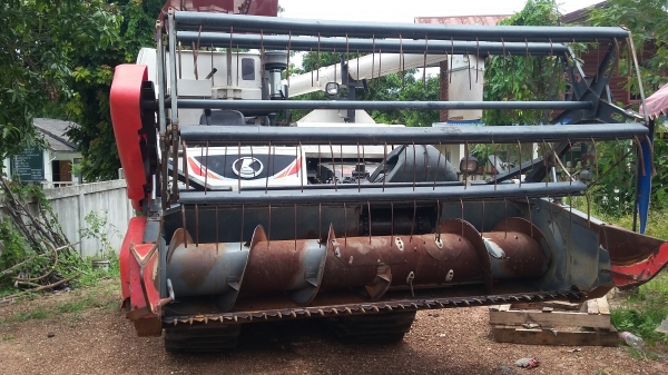 ขายรถเกี่ยวคูโบต้า DC95GM PLUS ปี 56ชั่วโมงน้อย 1553 มีเอกสารครบราคาต่อรองได้ครับ