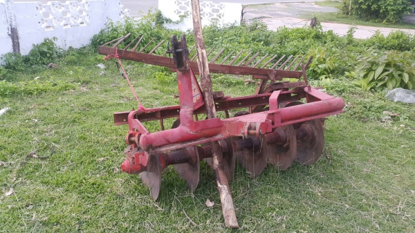 ผาน 6 สภาพสวย ใบเต็ม. ไม่มีดาม พร้อมคราด 15,000 บาท ผาน 6 สภาพสวย ใบเต็ม. ไม่มีดาม พร้อมคราด 15,000 บาท