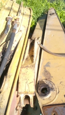 ขายบูมอาร์ม รถแมคโค มีของ โกเบ โคมัสสุ แคท รุ่น-200 ขายไม่แพงครับ