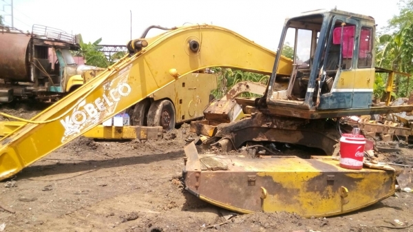 ขายบูมอาร์ม รถแมคโค มีของ โกเบ โคมัสสุ แคท รุ่น-200 ขายไม่แพงครับ