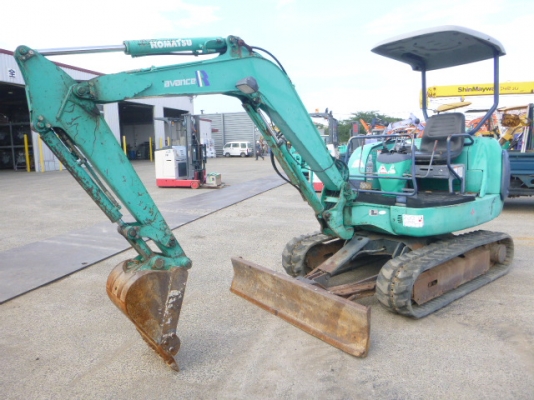 Komatsu PC27R-8 เก่าญี่ปุ่น ใบมีดสไลด์