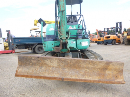 Komatsu PC27R-8 เก่าญี่ปุ่น ใบมีดสไลด์