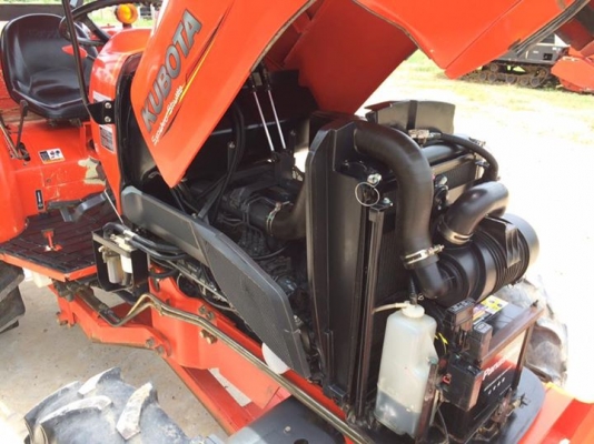 ขายด่วนL4708 รถปี56 เล่่่่่่่่่่่่่่่่่่่่่่่่่่่่่่มพร้อมรถสวยสีเดิม 865ชั่วโมง  สนใจ 084-5486359 สุชาติ  รถอยู่ จ. สุรินทร์ . อ สนม