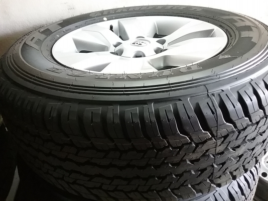 แม็กป้ายแดงรีโว่ลพร้อมยาง265/65/R17 ปี16 สวยจัด