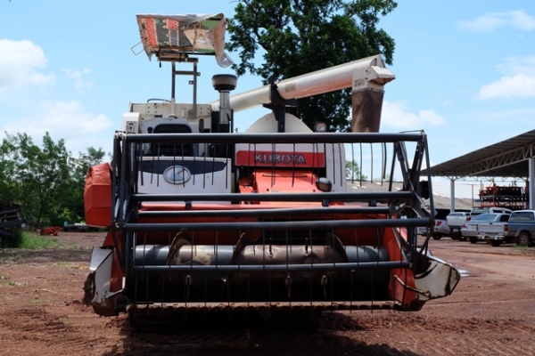 รถเกี่ยวนวดข้าว DC-68G มือสอง สนใจโทร 089-0111624