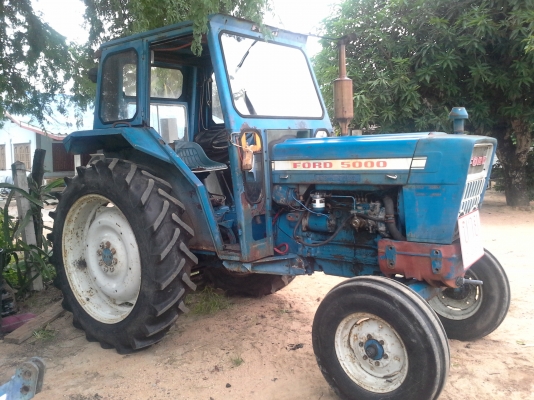 ขายรถไถฟอร์ด รุ่น 5000 เก่านอก สนใจ โทร 084-8194133 ขายรถไถฟอร์ด รุ่น 5000 เก่านอก สนใจ โทร 084-8194133