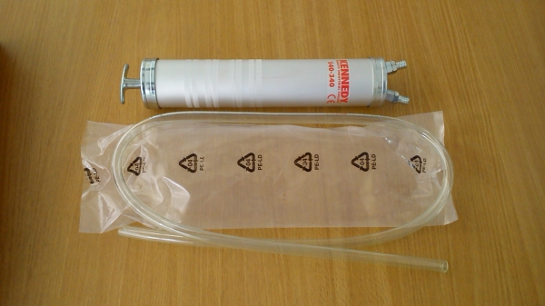 กระบอกอัดจารบี KENNYDY ขนาด 500ซีซี กระบอกอัดจารบี KENNYDY ขนาด 500ซีซี