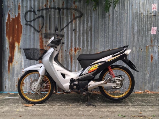 Honda Wave125s สตาร์ทเท้า เดิมๆใหม่ๆ Honda Wave125s สตาร์ทเท้า เดิมๆใหม่ๆ