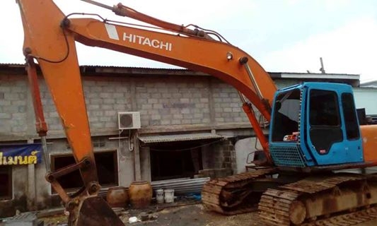 ขายรถขุดแบ็คโค ฮิตาชิ EX200-2 ปั๊มK3V โซ่ใหม่ช่วงล่างเต็ม ไฟฟ้ามี บูมสวย เครื่องเดิมพร้อมลงงาน