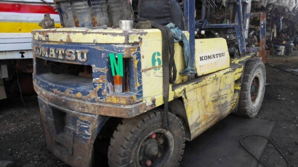 ขายรถยก โฟร์คลิฟต์ โคมัสสุ3.5ตัน เก่านอก สภาพใช้งานปกติ