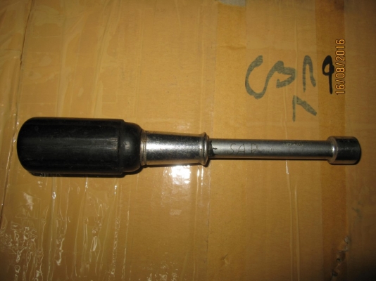 (ลดราคา) ไขควงบ๊อคด้ามไม้งานเก่า ของ USA. (ขายมัดรวม 3 อัน)