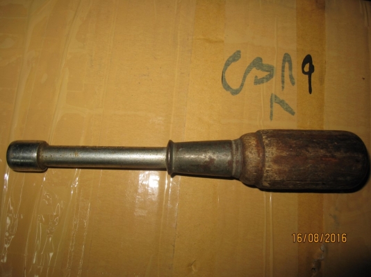 (ลดราคา) ไขควงบ๊อคด้ามไม้งานเก่า ของ USA. (ขายมัดรวม 3 อัน)