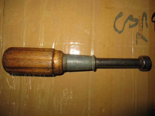 (ลดราคา) ไขควงบ๊อคด้ามไม้งานเก่า ของ USA. (ขายมัดรวม 3 อัน)