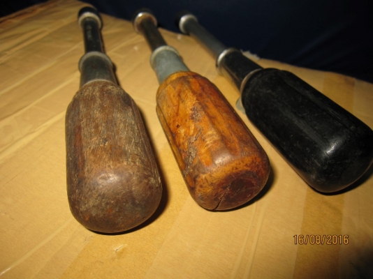 (ลดราคา) ไขควงบ๊อคด้ามไม้งานเก่า ของ USA. (ขายมัดรวม 3 อัน)