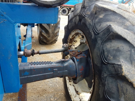 ขาย รถไถ่ FORD NEW HOLLAND 6640